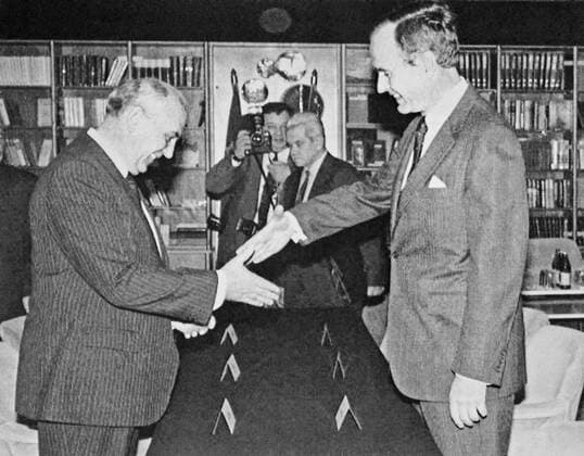 Malta. Mikhail Gorbachev (L) meets with US President George Bush on board of Maxim Gorki motor ship.  458985