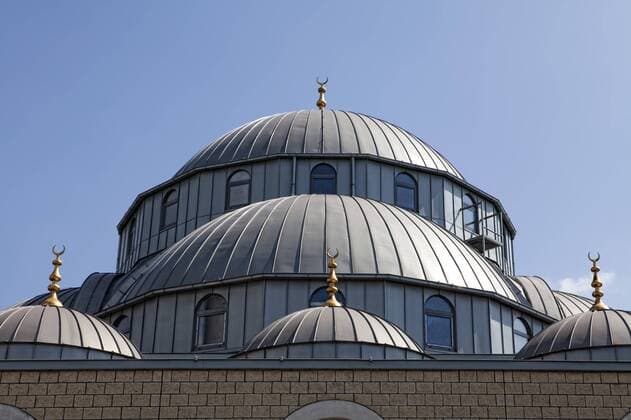 Die Ditib-Merkez-Moschee, die größte Moschee in Deutschland, Duisburg-Marxloh, Nordrhein-Westfalen, Deutschland, Europa iblhdf01593266