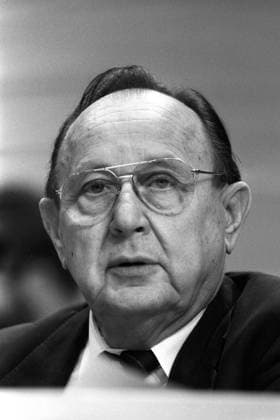 Außenminister Hans-Dietrich Genscher (Deutschland FDP) während des Parteitags der FDP in Suhl