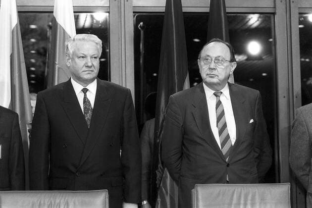 Präsident Boris Jelzin (li., UdSSR) und Außenminister Hans-Dietrich Genscher (Deutschland FDP) während eines Treffens in Bonn