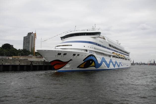 AIDAaura bei den zweiten Cruise Days im Hamburger Hafen in Hamburg