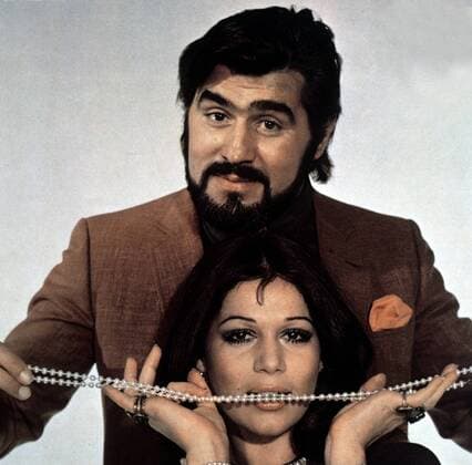 KPA49158.jpg DIE HERREN MIT DER WEIßEN WESTE BRD 1969 Wolfgang Staudte Szene mit MARIO ADORF (Bruno Stiegler) und HANNELORE ELSNER (Susan). 17382 UnitedArchives49158