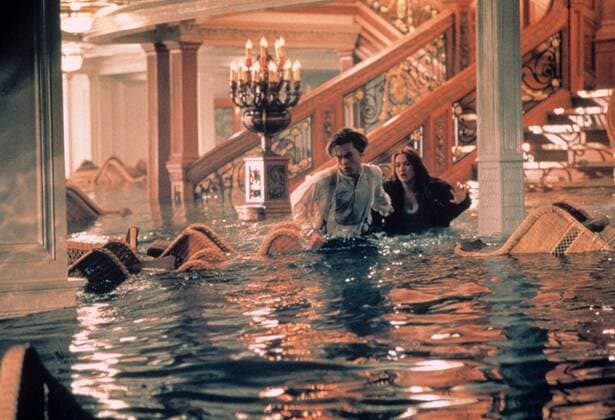 KPA58564.jpg TITANIC Titanic USA 1997 James Cameron Szene mit LEONARDO DI CAPRIO (Jack) und KATE WINSLET (Rose). 40836 UnitedArchives58564