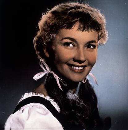 KPA68086.jpg ICH DENKE OFT AN PIROSCHKA BRD 1955 Kurt Hoffmann Piroschka (LISELOTTE PULVER) 31131 Film, Fernsehen, Liebesfilm, Komödie, 50er, Portrait rights=ED UnitedArchives68086