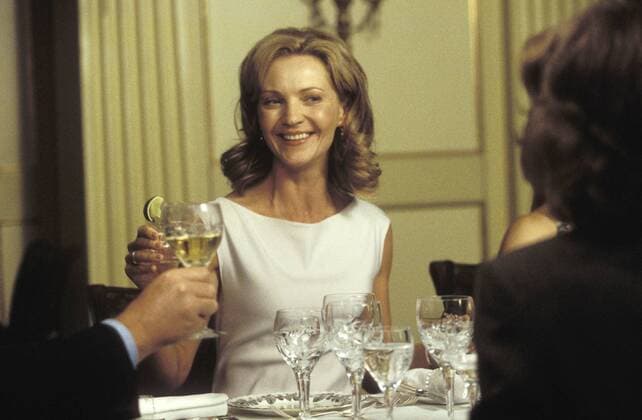 KPA70354.jpg AN DEINER SCHULTER The Upside of Anger USA 2005 Mike Binder Terry Wolfmeyer (JOAN ALLEN) rights=ED UnitedArchives70354