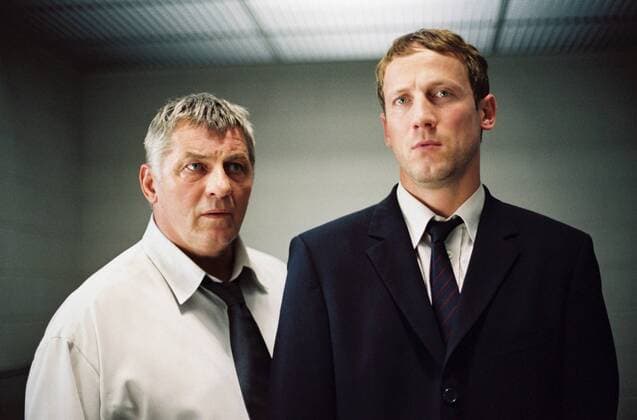KPA70360.jpg ANTIKÖRPER Deutschland 2005 Christian Alvart Kommissar Seiler (HEINZ HOENIG) und Dorfpolizist Michael Martens (WOTAN WILKE MÖHRING) rights=ED UnitedArchives70360