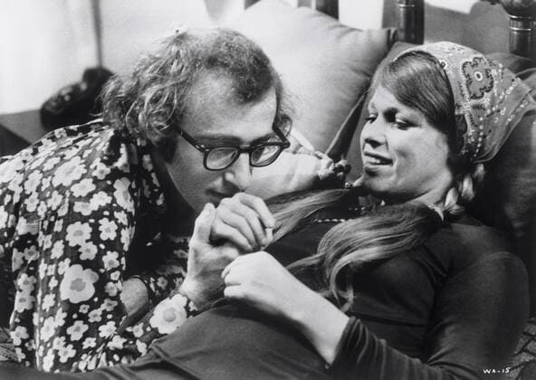 Bananas (1971) WOODY ALLEN (Fielding Mellish), LOUISE LASSER (Nancy) B153382 UnitedArchives99234