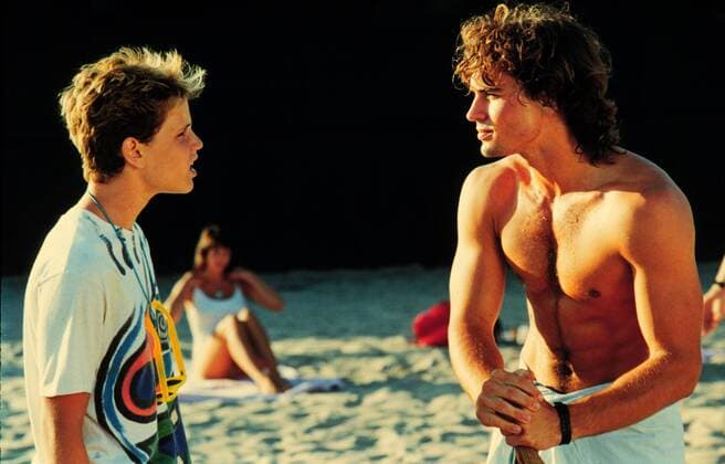 The Lost Boys (USA 1987) Sam (COREY HAIM) und sein Bruder Michael (JASON PATRICK), der das Opfer der Vampire wird. 40518 , 06kpalost2 UnitedArchives15407
