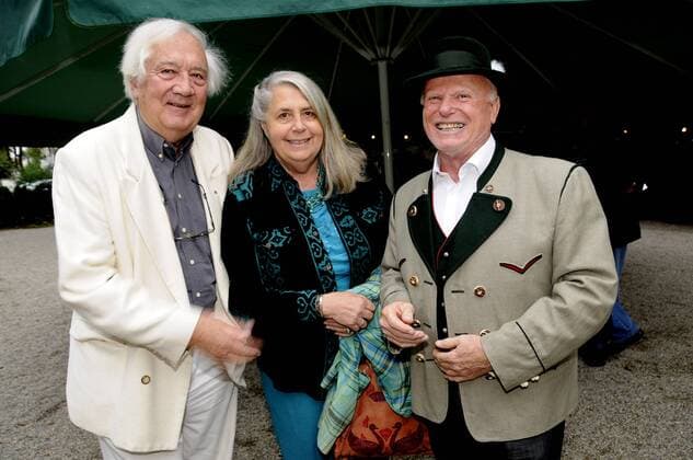 München 01.09.10, Iberl Bühne Solln, Premiere von O zapft is. Das Phantom vom Hippodrom - Rainer und Renate Erler mit Georg Maier (L-R)