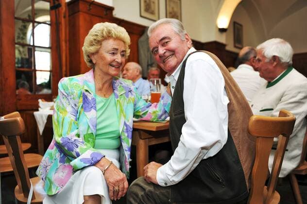 80. Geburtstag von Richard Süssmeier, München - Max Greger mit Frau Johanna 22.08.2010