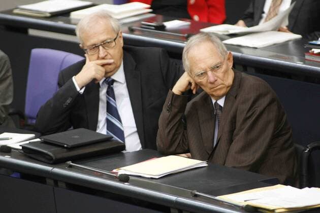 Bundeswirtschaftsminister Rainer Brüderle (links) und Bundesfinanzminister Wolfgang SCHAEUBLE - Generaldebatte zum Bundeshaushalt 2011 im Bundestag - Haushaltswoche in Berlin