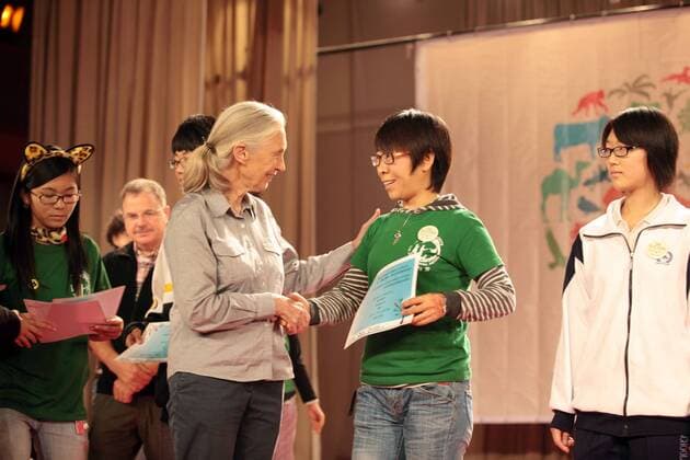 IMAGO ICONS: Jane Goodall (100918) -- BEIJING, Sept. 18, 2010 (Xinhua) -- Dr. Jane Goodall gives awards to students and teachers during a summit at Beijing 101 Middle School in Beijing, capital of China, on Sept. 18, 2010. The summit, featuring biological diversity this year, was held by Roots and Shoots. Roots and Shoots is a youth environmental educational program initiated by Dr. Jane Goodall, Mother of Chimpanzees , in Tanzania in 1991. Goodall is one of the most respected women scientist-activists of the 20th century. For over 45 years, since her 20s, the English-native has studied chimpanzees in Africa. She received the United Nations Messenger of Peace award in 2002. (Xinhua Luo Wei) (lb) CHINA-BEIJING-JANE GOODALL-ROOTS and SHOOTS (CN) 