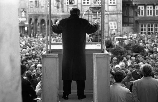 Kanzlerkandidat Oskar Lafontaine (Deutschland SPD Ministerpräsident Saarland) während einer Wahlkampfveranstaltung zur Bundestagswahl 1990