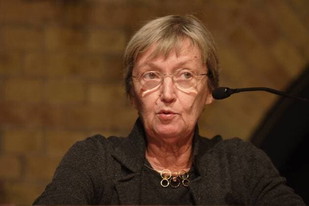 literaturWERKstatt Berlin - Mund. Art aus Österreich. Die zweite Strophe: Lyrik - eine Veranstaltung der literaturWERKstatt Berlin In Lesung und Gespräch: Christine Nöstlinger am 26.01.2006