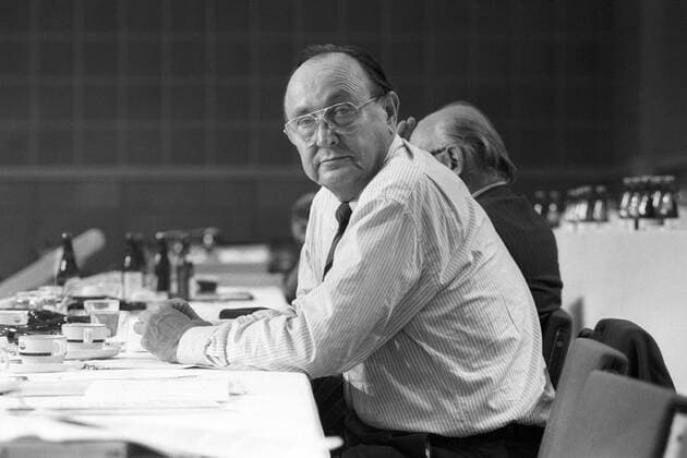 Außenminister Hans-Dietrich Genscher (Deutschland FDP) auf dem FDP-Vereinigungsparteitag in Hannover