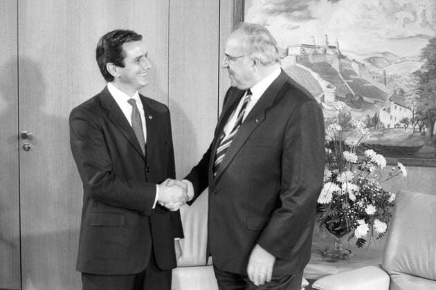 Präsident Fernando Collor de Mello (li., Brasilien) und Bundeskanzler Helmut Kohl (BRD CDU) während eines Treffens in Bonn
