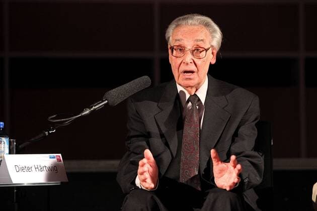 Musikwissenschaftler Prof. Dieter Härtwig ( GER ) während der Aufzeichnung der MDR-FIGARO Sendung KLASSIK TALK: Hommage an Herbert Kegel am 20.11.2010 im MDR-Studio am Augustusplatz in Leipzig.