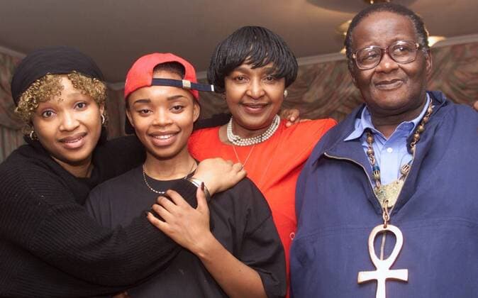 Zoleka Mandela JOHANNESBURG, SOUTH AFRICA ? 14 April 2001: L-R: Zindzi Mandela-Hlongwane, her daughter Zoleka Mandela, Winnie Madikizela Mandela, and Credo Mutwa. Gallo00000520