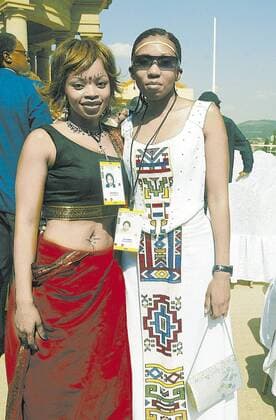 Zoleka Mandela JOHANNESBURG, SOUTH AFRICA ? 27 April 2004: Ethnicity rules: Mandela grand-daughters Zamaswazi Dlamini, right, and Zoleka Mandela. Gallo00000525