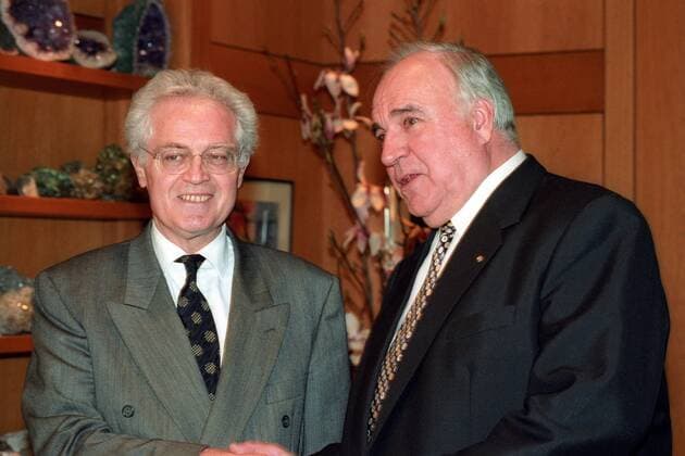 Bundeskanzler Helmut Kohl (re., Deutschland CDU) und Präsidentschaftskandidat Lionel Jospin (Frankreich PS) in Bonn
