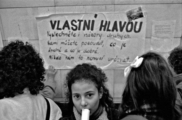 People look at poster reading Use Your Head at a metro station in Prague during the Velvet Revolution in November 1989. CTK Photo  CTKPhoto200910301214401