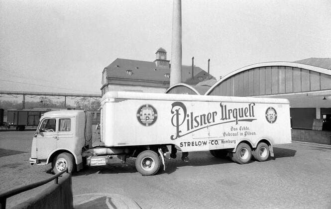 Distribution of Pilsner Urquell beer . Pilsner beer is world original source of pilsener (pils) since 1842. It was first brewed on 5th of October 1842 by Bavarian brewmaster Josef Groll. Saaz hopps were the original and most important ingredience of this exceptional beer and Pilsner Urquell was a major export article. Pisen, Czechoslovakia 1959. (CTKxPhotox xJanxTachezy)  CTKPhoto02105763