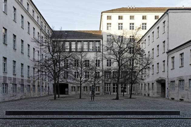 Bendlerblock, Innenhof mit Ehrenmal, Gedenkstätte Deutscher Widerstand, Berlin-Mitte, Deutschland, Europa iblkas01818151