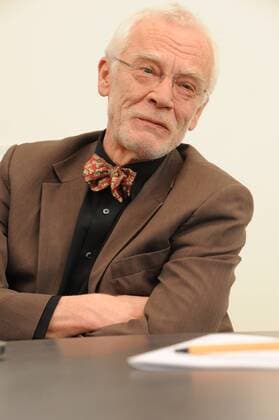Prof. Dr. E. Jürgen Zöllner Senator für Bildung, Wissenschaft und Forschung