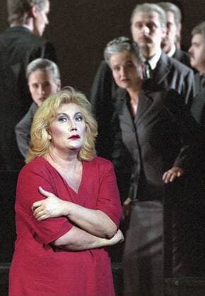 Schnaut, Gabriele (Sopranistin). Hier: Als Bruennhilde in Götterdämmerung , Premiere am 31.08.2003 in der Saechsischen Staatsoper Dresden, Semperoper. ©xIkoxFreesex xDRAMA.