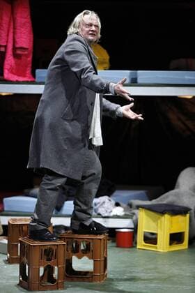 Kaminski, Roman (Schauspieler). Hier: Als Schauspieler in Nachtasyl (unten) , Premiere am 12.01.2010 im Berliner Ensemble. ©xBresadola drama-berlin.de