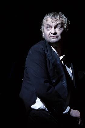 Kaminski, Roman (Schauspieler). Hier: Als Don Pedrillo in La Perichole , Premiere am 15.10.2008 im Berliner Ensemble. ©xBraun drama-berlin.de