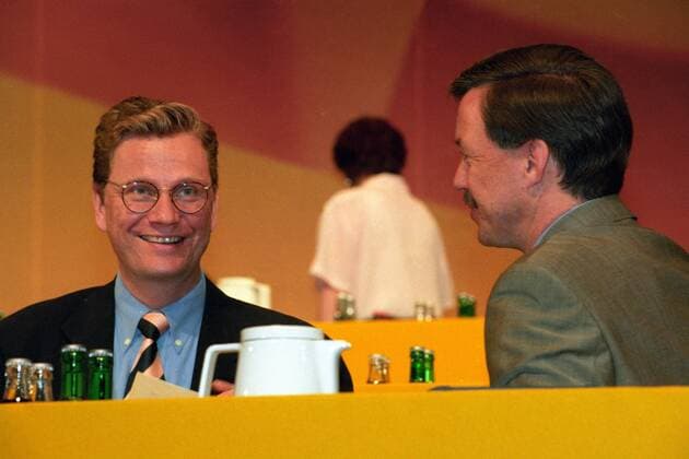 Guido Westerwelle (L, Deutschland FDP-Generalsekretär) und Hermann-Otto Solms (Deutschland FDP-Fraktionsvorsitzender im Deutschen Bundestag) 48. Ordentlicher Bundesparteitag der FDP in Wiesbaden
