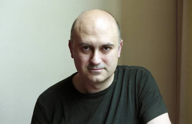 Bieito, Calixto (Regisseur). Hier: Am 16.06.2004 im Foyer der Komischen Oper anlaesslich der Proben zu seiner Inszenierung der Entfuehrung aus dem Serail . ©xHolgerxFoulloisx xDRAMA.