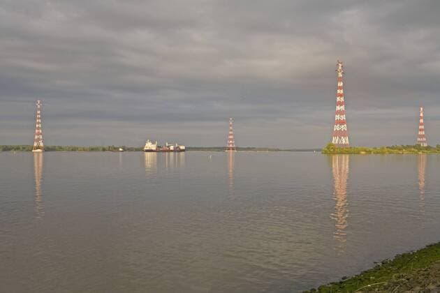 Strommast âÄžElbekreuzung 2âÄœ Stream Mast âÄžElbekreuzung 2âÄœ - McPHOTOx xWALZ
