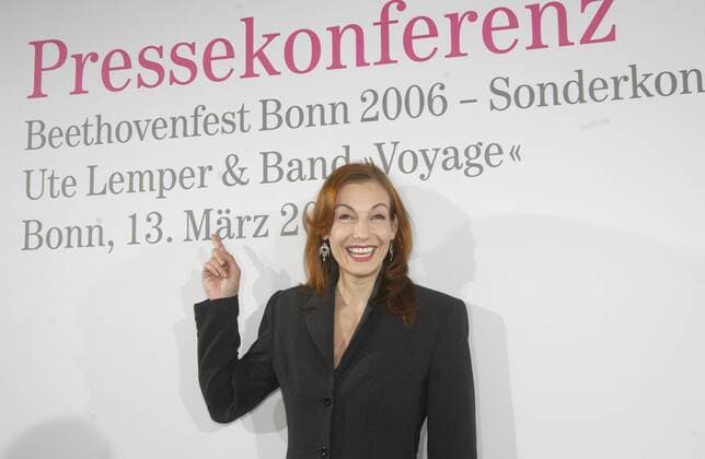 Ute LEMPER bei der PK zu ihrem Konzert am 8.4.2006 im Rahmen des Beethovenfestes in Bonn 13.03.2006
