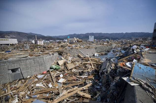 (110314) -- OFUNATO, March 14, 2011 (Xinhua) -- Photo taken on March 14, 2011 shows the ruins in Ofunato city of Japan s northeastern Iwate Prefecture. (Xinhua Lui Siu Wai) (zyw) JAPAN-OFUNATO-QUAKE 