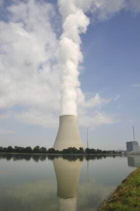  Atomkraftwerk Isar I bei Landshut, Niederbayern, Bayern, Deutschland, Europa iblbkc01869545