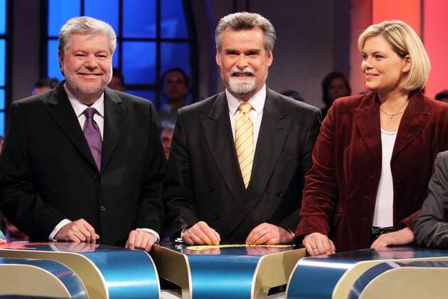 L-R: KURT BECK (SPD), HERBERT MERTIN (FDP), JULIA KLÖCKNER (CDU) SWR, DIE WAHL BEI UNS, MAINZ, 24.3.11