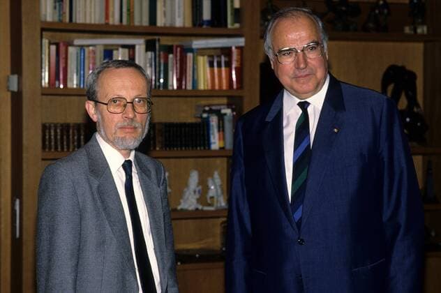 Bundeskanzler Helmut Kohl (re., Deutschland CDU) neben Ministerpräsident Lothar de Maiziere (Deutschland Deutsche Demokratische Republik CDU) anlässlich eines Treffens in Bonn
