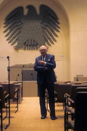 Wolfgang Mischnick (Deutschland FDP Vorsitzender der FDP-Bundestagsfraktion) im Deutschen Bundestag in Bonn