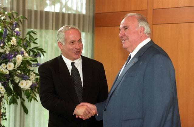 Bundeskanzler Helmut Kohl (re., Deutschland CDU) und Premierminister Benjamin Netanjahu (Israel) in Bonn