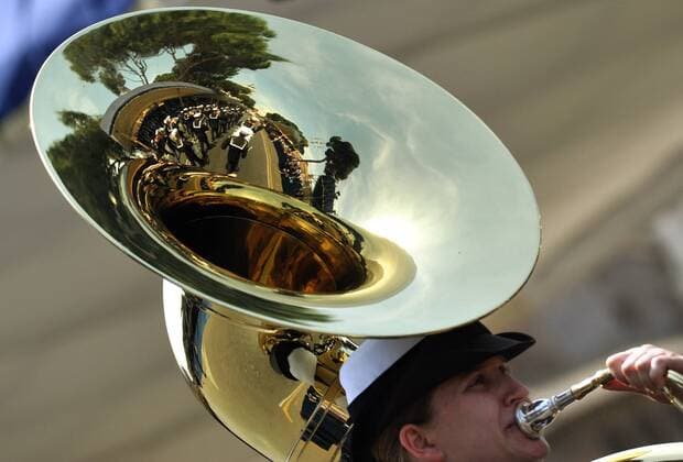 (110602) -- ROME, June 2, 2011 (Xinhua) -- A military band is reflected on a tuba during the parade marking the 150th anniversary of Italy s unification in Rome, capital of Italy, June 2, 2011. (Xinhua Wang Qingqin) (xhn) ITALY-ROME-PARADE-150TH ANNIVERSARY OF UNIFICATION 