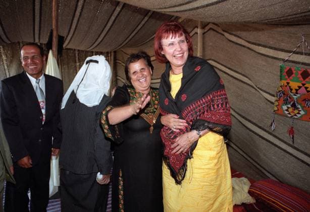 Entwicklungshilfeministerin Heidemarie Wieczorek-Zeul (re., Deutschland SPD) anlässlich eines Besuchs in Gaza Palästina