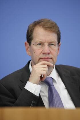 28.06.2011, Bundespressekonferenz,Thema: Jahresbericht des Petitionsausschusses.Foto: Gero Storjohann, MdB, Stellv. Vorsitzender (CDU CSU)