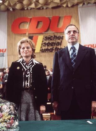 Helmut Kohl mit Ehefrau Hannelore auf einem CDU Parteitag !AUFNAHMEDATUM GESCHÄTZT!