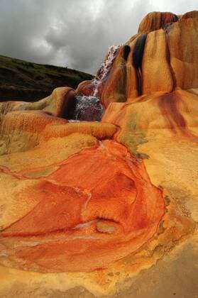  Der Geysir von Ampefy im zentralen Hochland von Madagaskar, Afrika, Indischer Ozean ibltan01973398