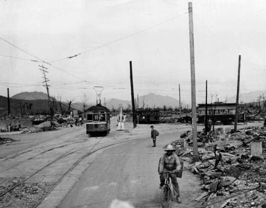 WW2: Atomic bomb damage to Hiroshima. Bomb dropped by the USA on August 6th 1945. Mono Print !AUFNAHMEDATUM GESCHÄTZT! UnitedArchives0782542