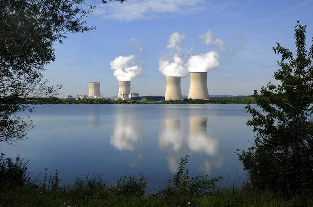 IMAGO Nature: Unsere Erde, Energiequellen, Kernenergie Frankreich, Cattenom, 01.09.2011 Das Kernkraftwerk Cattenom besteht aus vier Druckwasserreaktoren. Betreiber ist die französische Gesellschaft EDF. Das Kraftwerk ist das drittgrößte in Frankreich. Foto: Das Kernkraftwerk Cattenom liegt bei der französischen Ortschaft Cattenom (Kattenhofen) France, Cattenom, 01.09.2011 The nuclear power plant Cattenom consists of four pressurized water reactors. Operator is the French company EDF. The power plant is the third largest in France. Photo: The nuclear power plant is located in the French town of Cattenom (Kattenhofen) CATTENOM CATTENOM