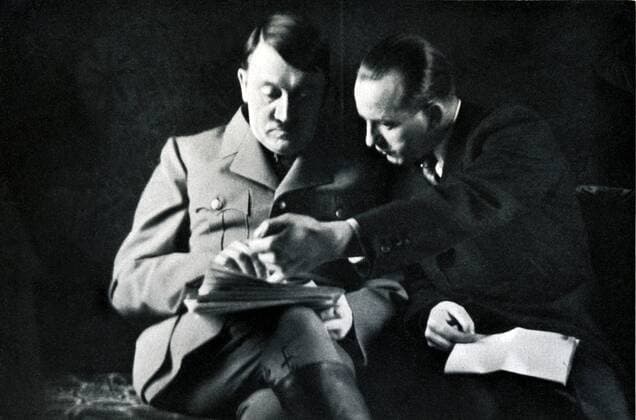 IMAGO History, Zweiter Weltkrieg: 1939 - 1945 Deutschland, Berlin, 1936 . Foto: Adolf HITLER und der Reichspressechef Dr. Otto Dietrich !AUFNAHMEDATUM GESCHÄTZT!