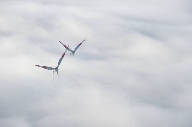  Windräder ragen aus Nebel am Schauinsland bei Freiburg im Breisgau, Schwarzwald, Baden-Würtemberg, Deutschland, Europa ibldjs02026581